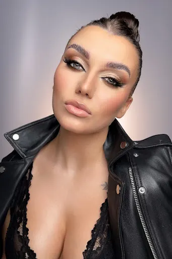 Justyna Smętkiewicz Makeup Artist ( Special occasion hairstylist )